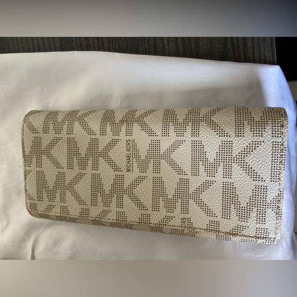 Mickael Kors Drawstring Monogram Leather Tote Bag and Wallet Brown Cream - Picture 6 of 10